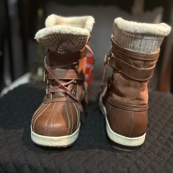 Axelle Women's Winter Hiking, Mid-Calf Boots - Waterproof, Non-Slip Sole. - Picture 5 of 5